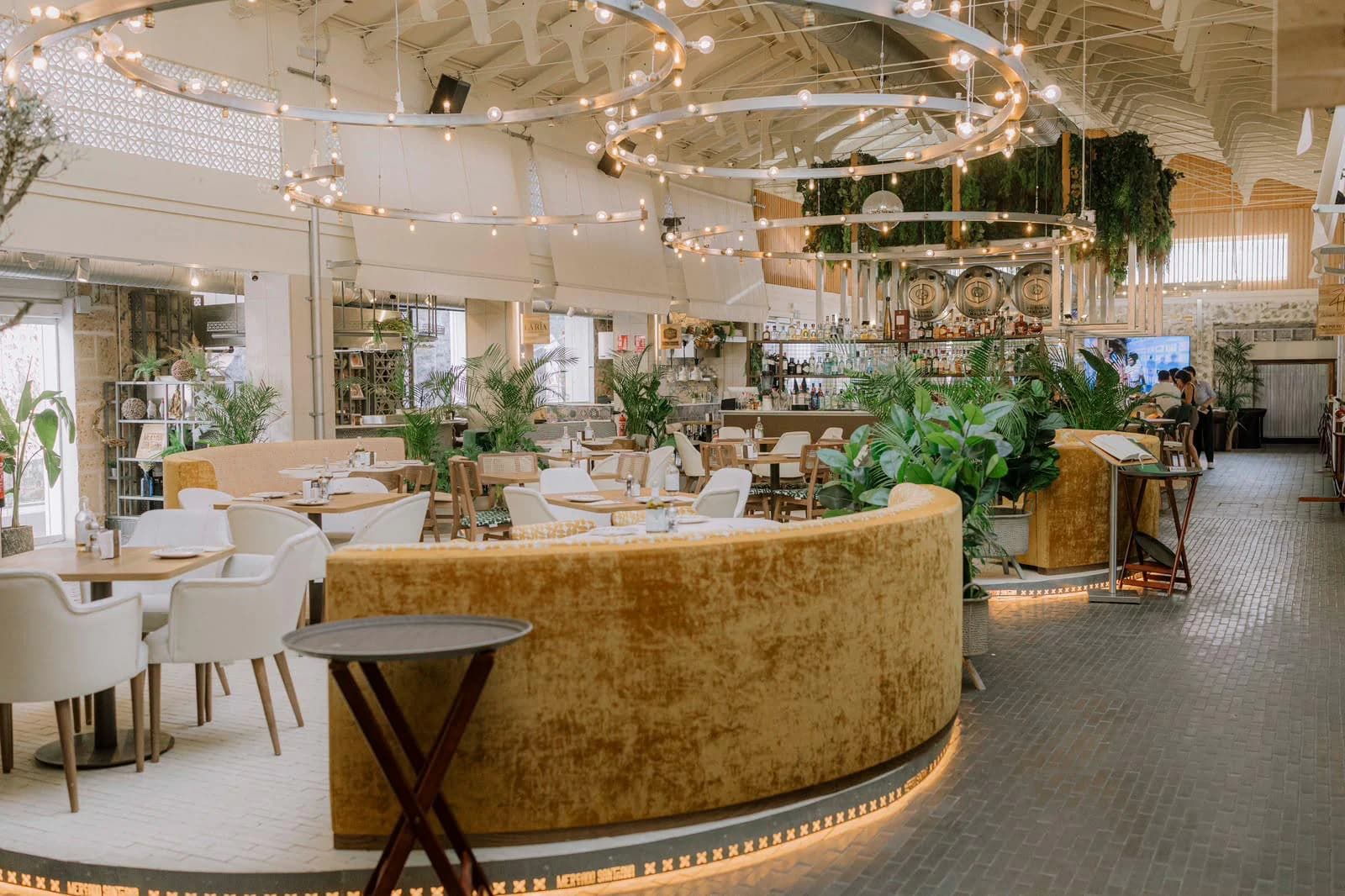 Salón principal del Mercado Santa Ana